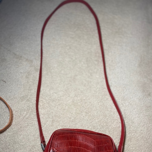 VINTAGE Red LIZ CLAIBORNE Crossbody Purse - Picture 6 of 6